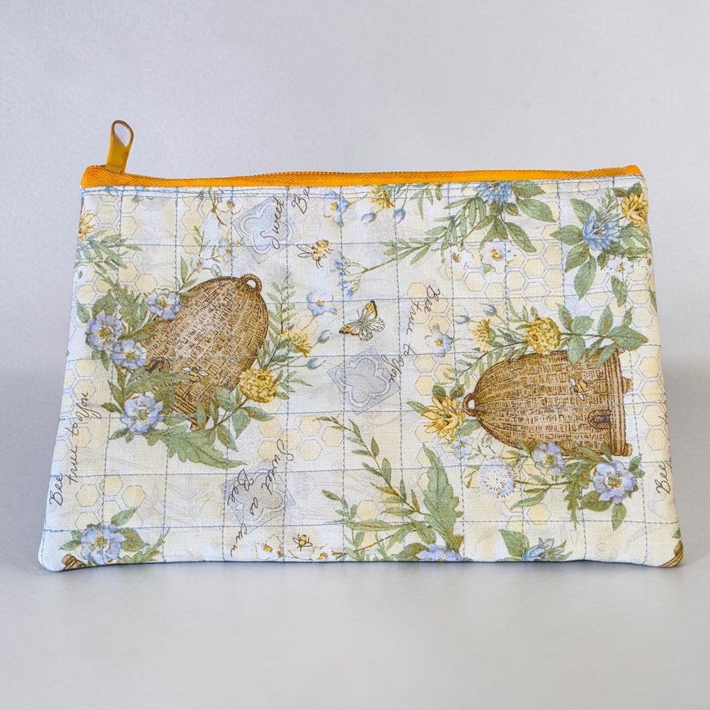 Medium zipper pouch