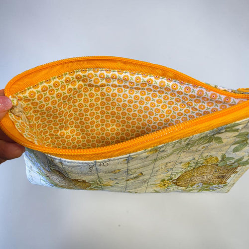 Medium zipper pouch