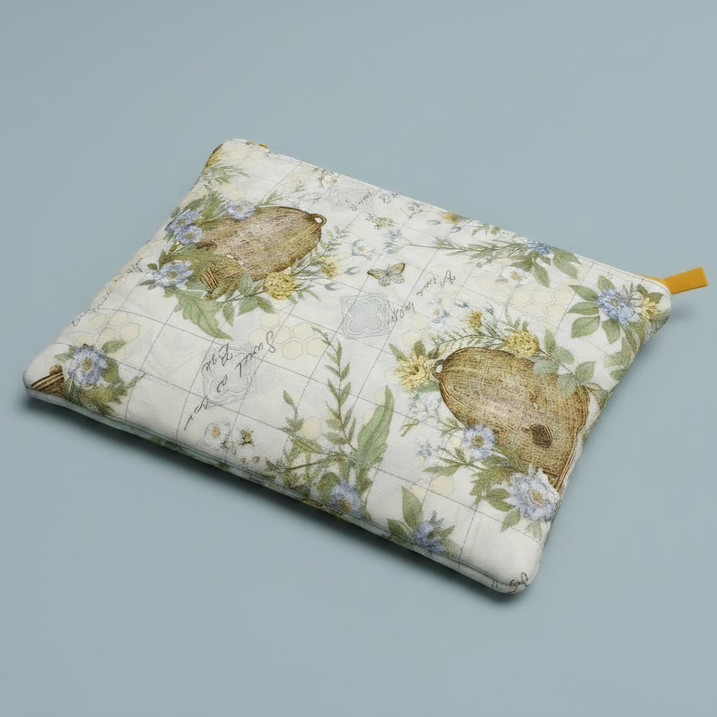Medium zipper pouch